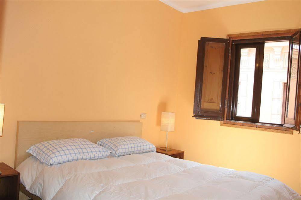 Vidre Home - Plaza Real Barcelona Bagian luar foto