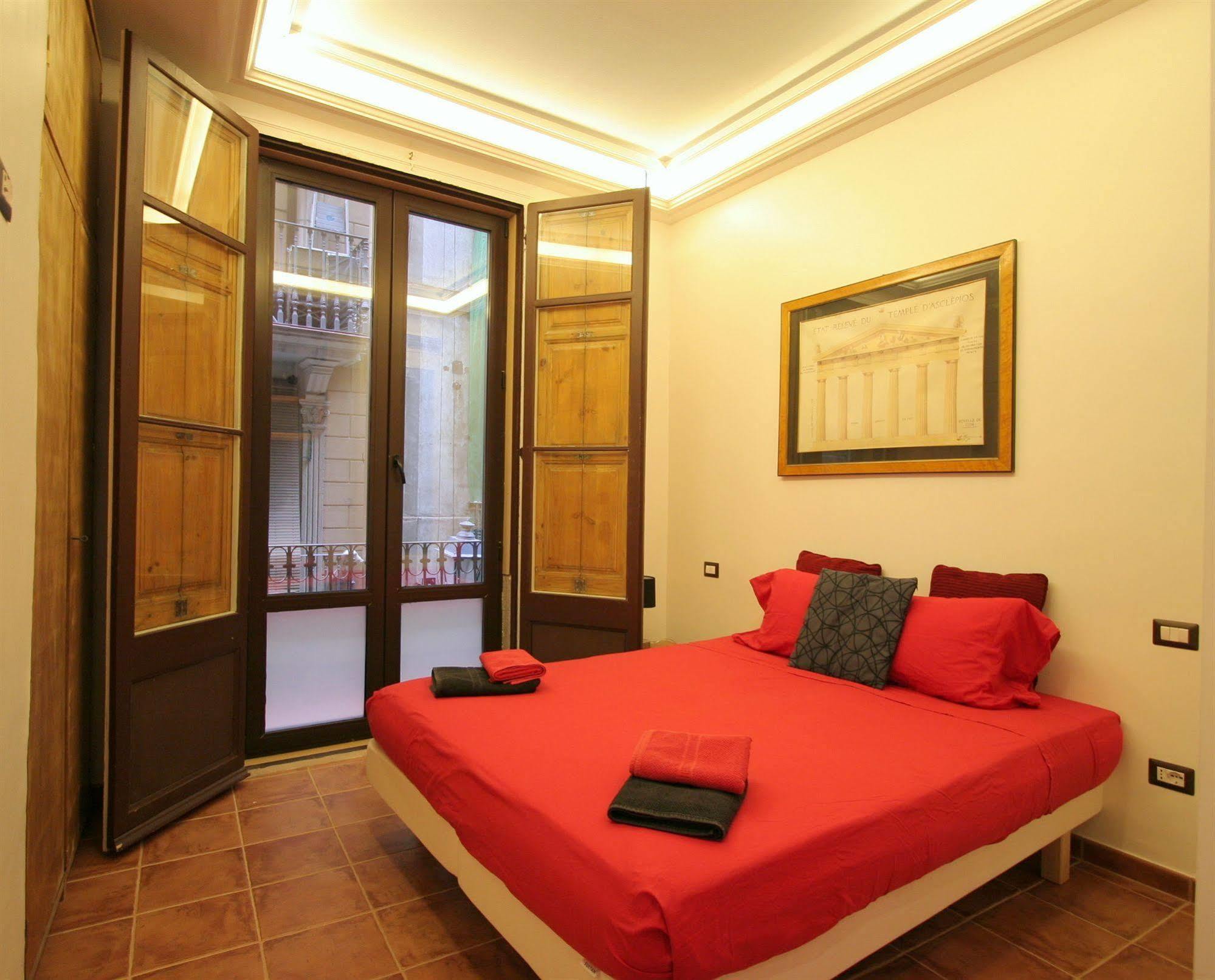 Vidre Home - Plaza Real Barcelona Bagian luar foto